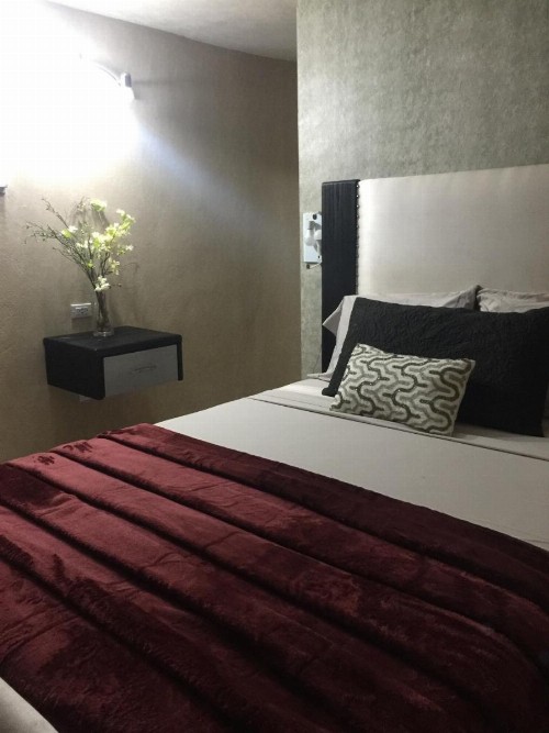 SEGOVIA STUDIO UNITS - image 46