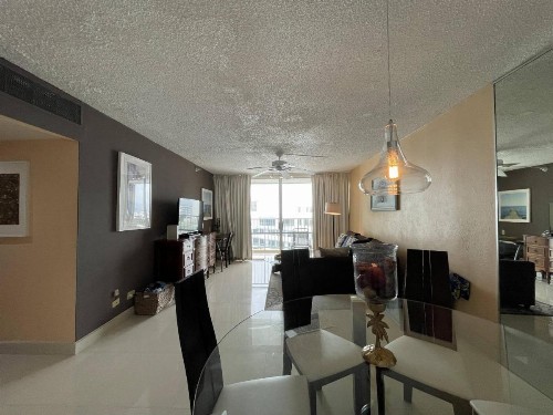 2BR Condo at Isla Verde Beach - image 11