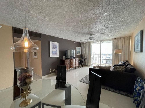 2BR Condo at Isla Verde Beach - image 25