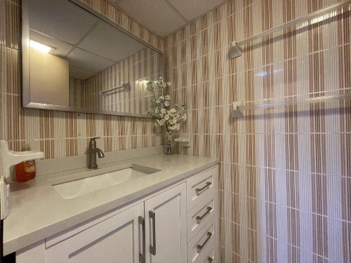 2BR Condo at Isla Verde Beach - image 9