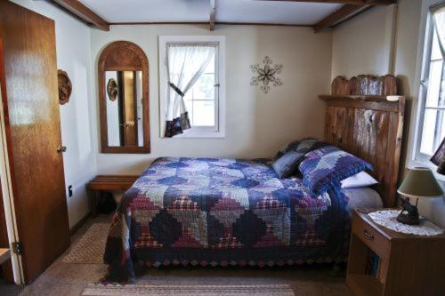 Cabin #4 - Loon's Landing cabin - image 3