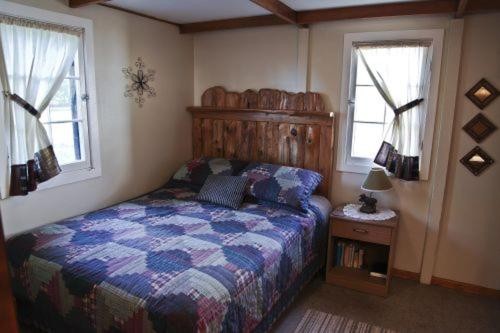 Cabin #4 - Loon's Landing cabin - image 4