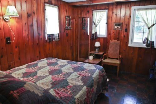 Cabin #4 - Loon's Landing cabin - image 8