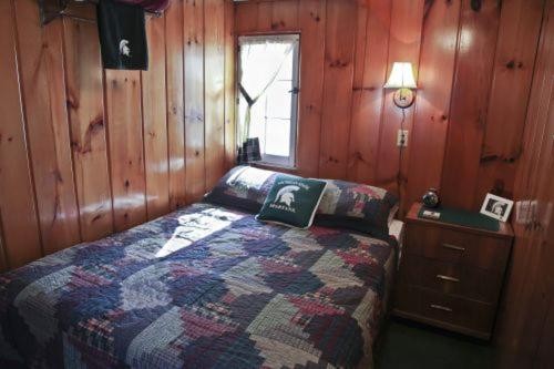 Cabin #1 - Cedar Village cabin - image 16
