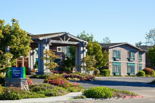 Holiday Inn Express & Suites Carpinteria an IHG Hotel - image 32