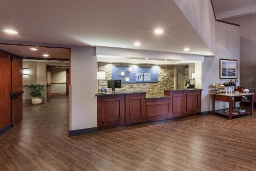 Holiday Inn Express & Suites Carpinteria an IHG Hotel - image 9