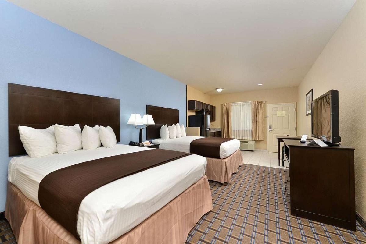Quality Inn & Suites Carrizo Springs North - image 4