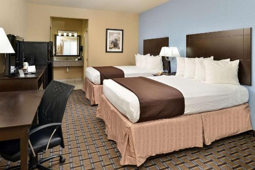 Quality Inn & Suites Carrizo Springs North - image 5
