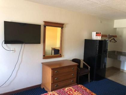 Lone Star Inn - image 5