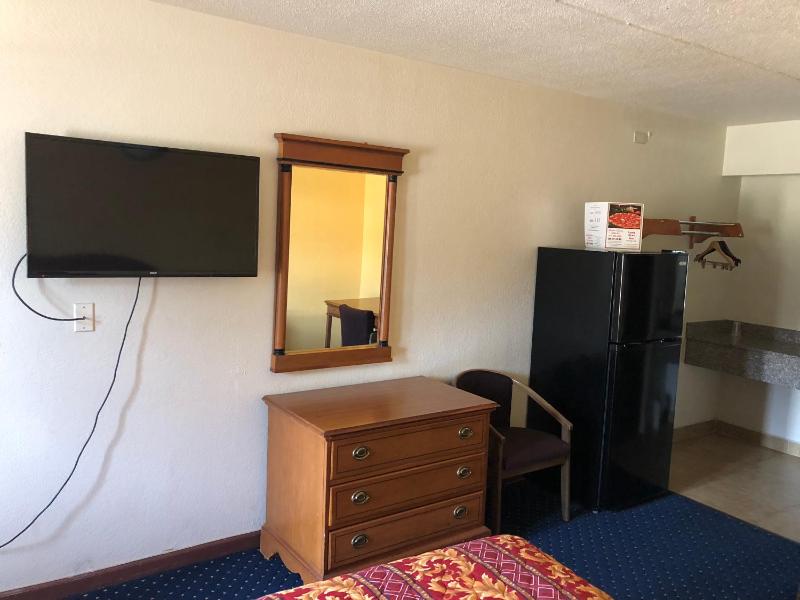 Lone Star Inn - image 5