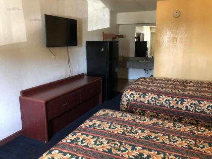 Lone Star Inn - image 9