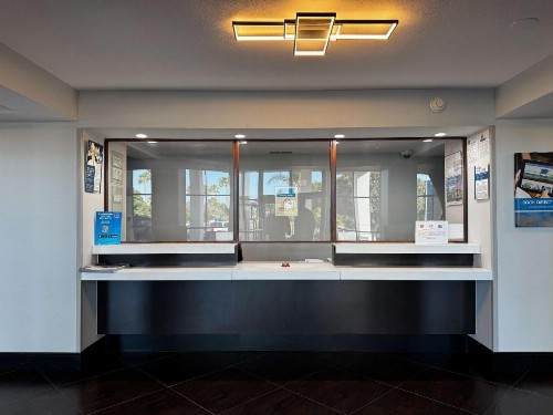 Motel 6-Carson CA - image 2