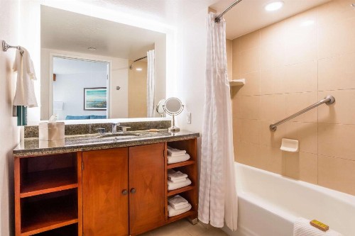 DoubleTree by Hilton Carson - image 33