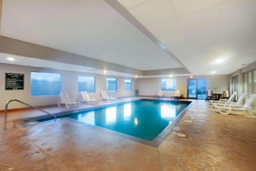 La Quinta by Wyndham Omaha Airport Downtown - image 10