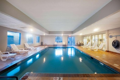 La Quinta by Wyndham Omaha Airport Downtown - image 17
