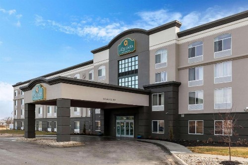 La Quinta by Wyndham Omaha Airport Downtown - image 23