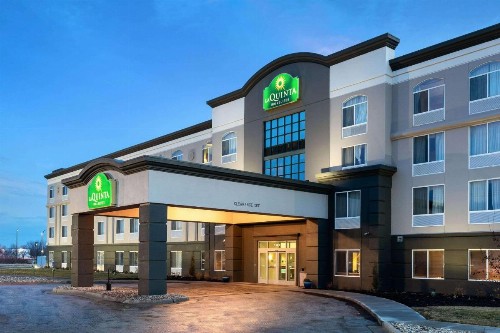 La Quinta by Wyndham Omaha Airport Downtown - image 26