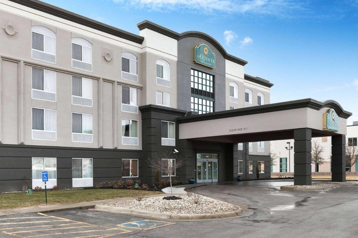 La Quinta by Wyndham Omaha Airport Downtown - image 7