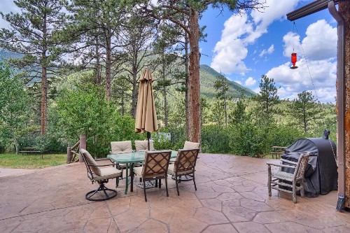 Rocky Mountain Lodge - image 11