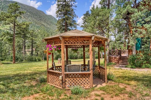 Rocky Mountain Lodge - image 17