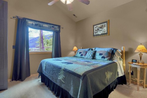 Rocky Mountain Lodge - image 4