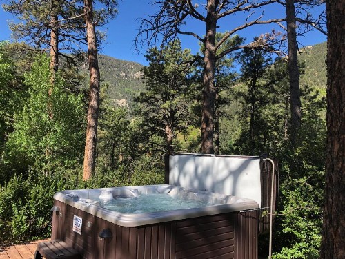 Rocky Mountain Lodge - image 5