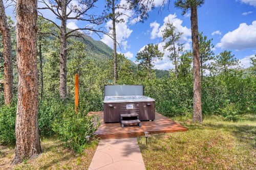 Rocky Mountain Lodge - image 7