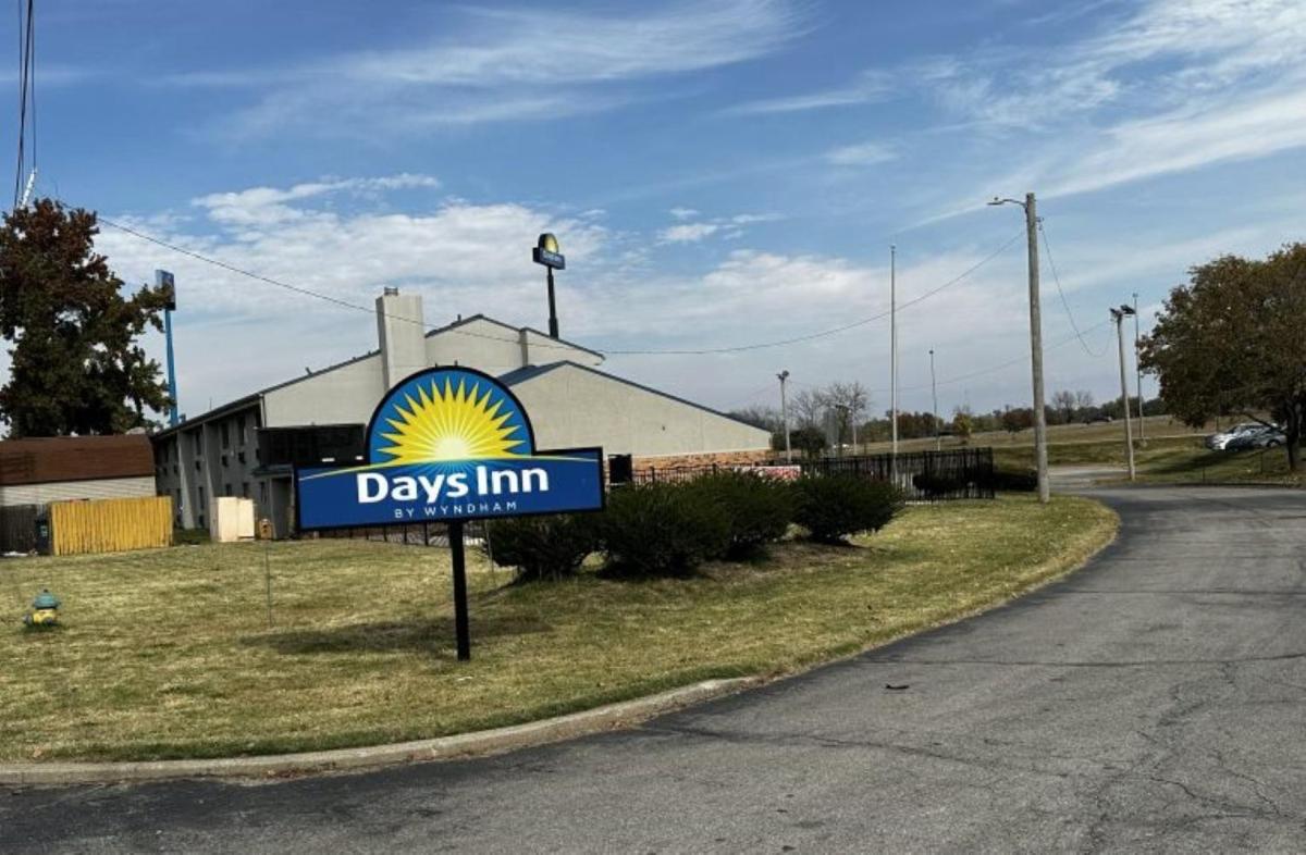 Days Inn & Suites by Wyndham Caseyville - main image