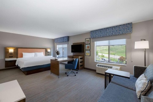 Hampton Inn & Suites Casper - image 16