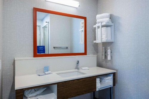 Hampton Inn & Suites Casper - image 20
