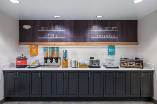 Hampton Inn & Suites Casper - image 21