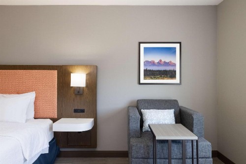Hampton Inn & Suites Casper - image 4
