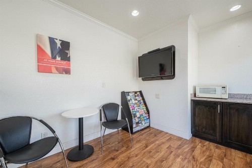 Coastal Valley Inn - Monterey - image 18