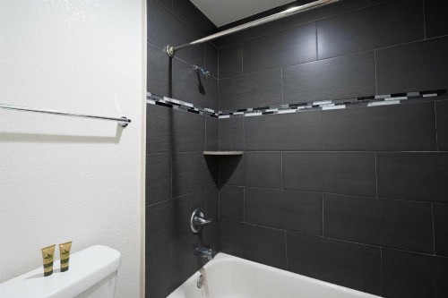 Coastal Valley Inn - Monterey - image 20