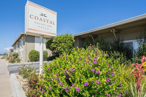Coastal Valley Inn - Monterey - image 22
