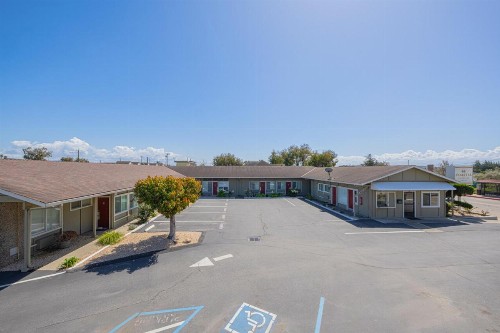Coastal Valley Inn - Monterey - image 36