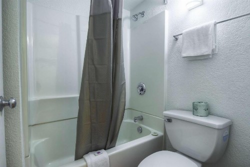 Motel 6-Rancho Mirage CA - Palm Springs - image 37