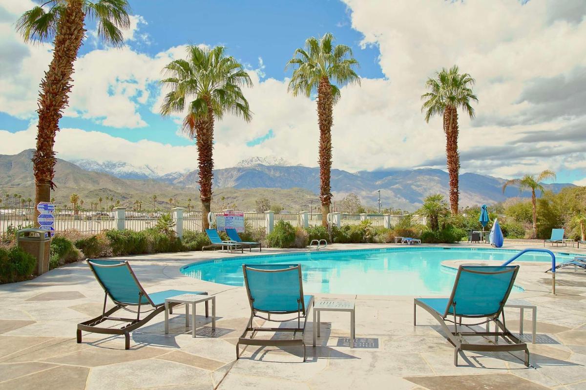 Holiday Inn Express Hotel & Suites Cathedral City - Palm Springs an IHG Hotel - main image