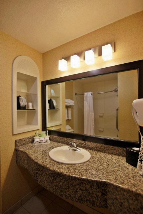 Holiday Inn Express Hotel & Suites Cathedral City - Palm Springs an IHG Hotel - image 30