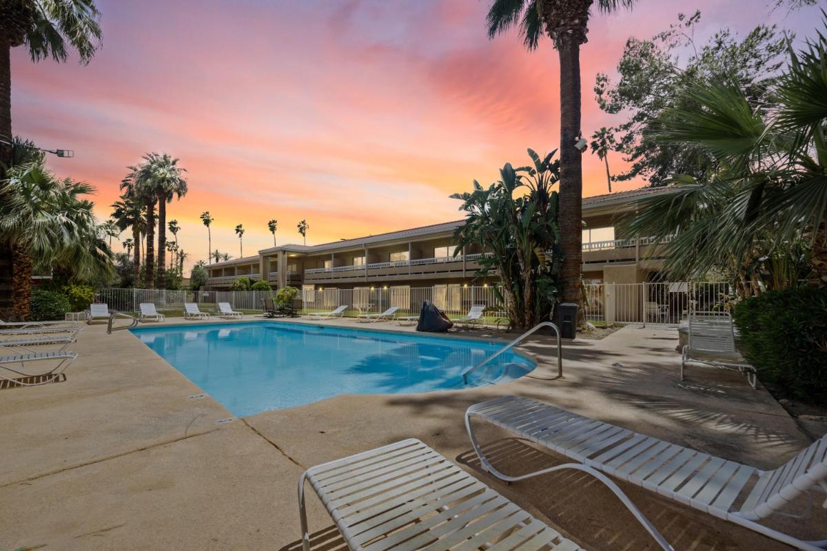 Travelodge by Wyndham Cathedral City - main image
