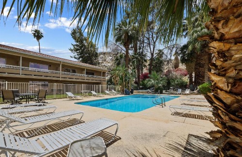 Travelodge by Wyndham Cathedral City - image 18