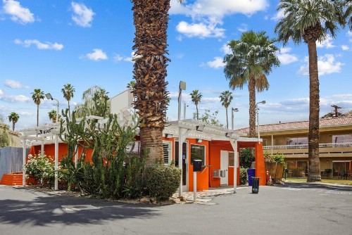 Travelodge by Wyndham Cathedral City - image 19