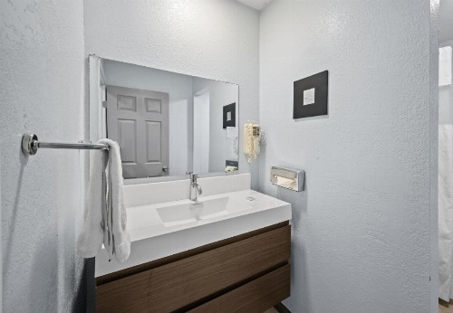 Travelodge by Wyndham Cathedral City - image 4
