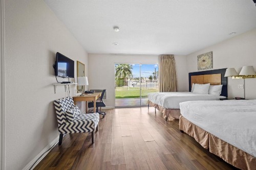 Travelodge by Wyndham Cathedral City - image 9
