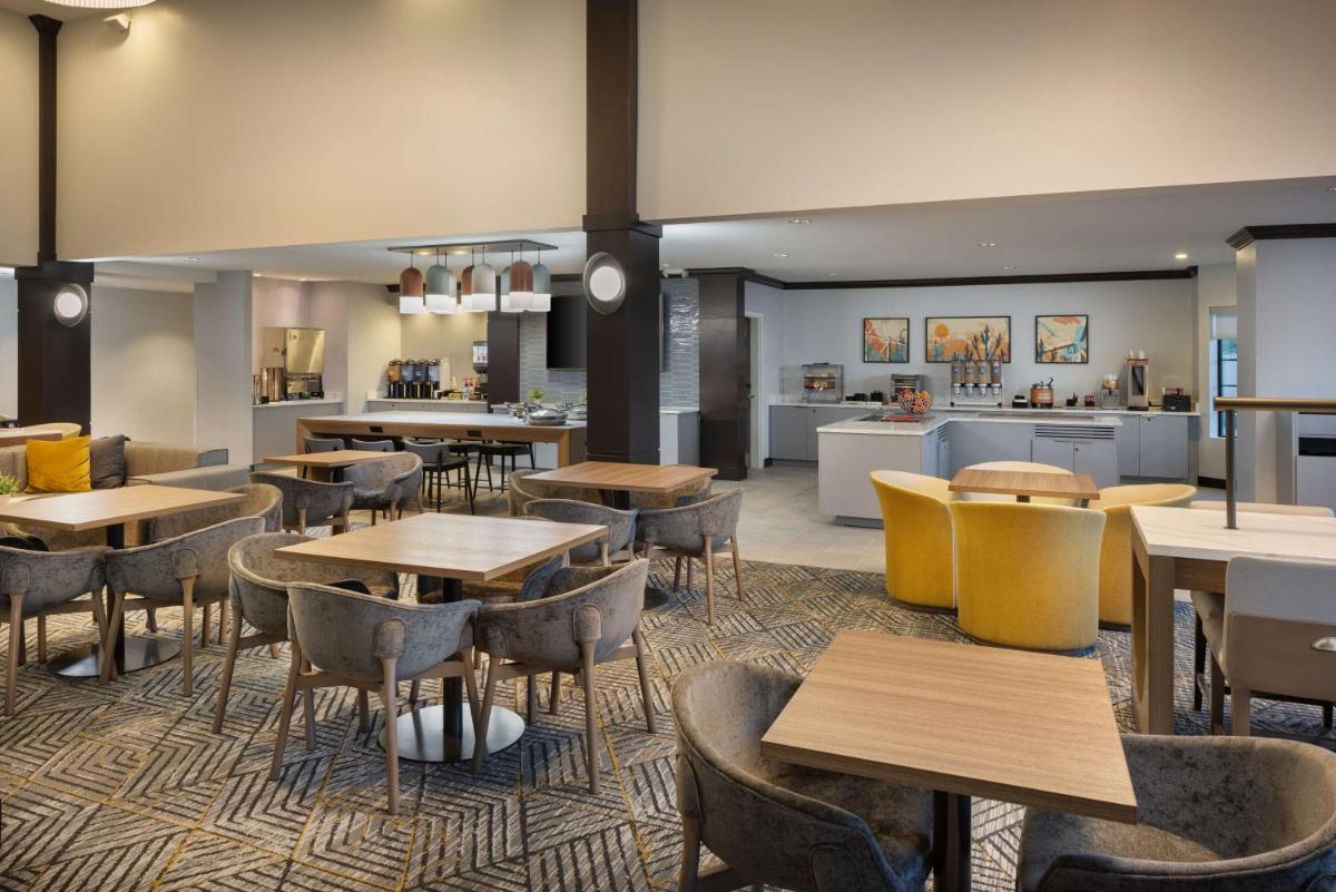 Staybridge Suites Cathedral City – Palm Springs an IHG Hotel - image 4