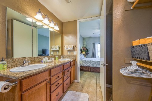 Cathedral City Getaway - image 11