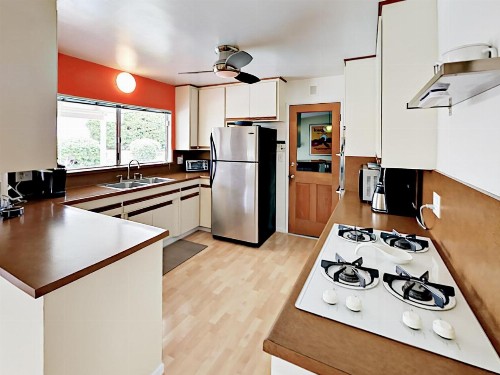 68571 J Street Mid-Century Home - image 9