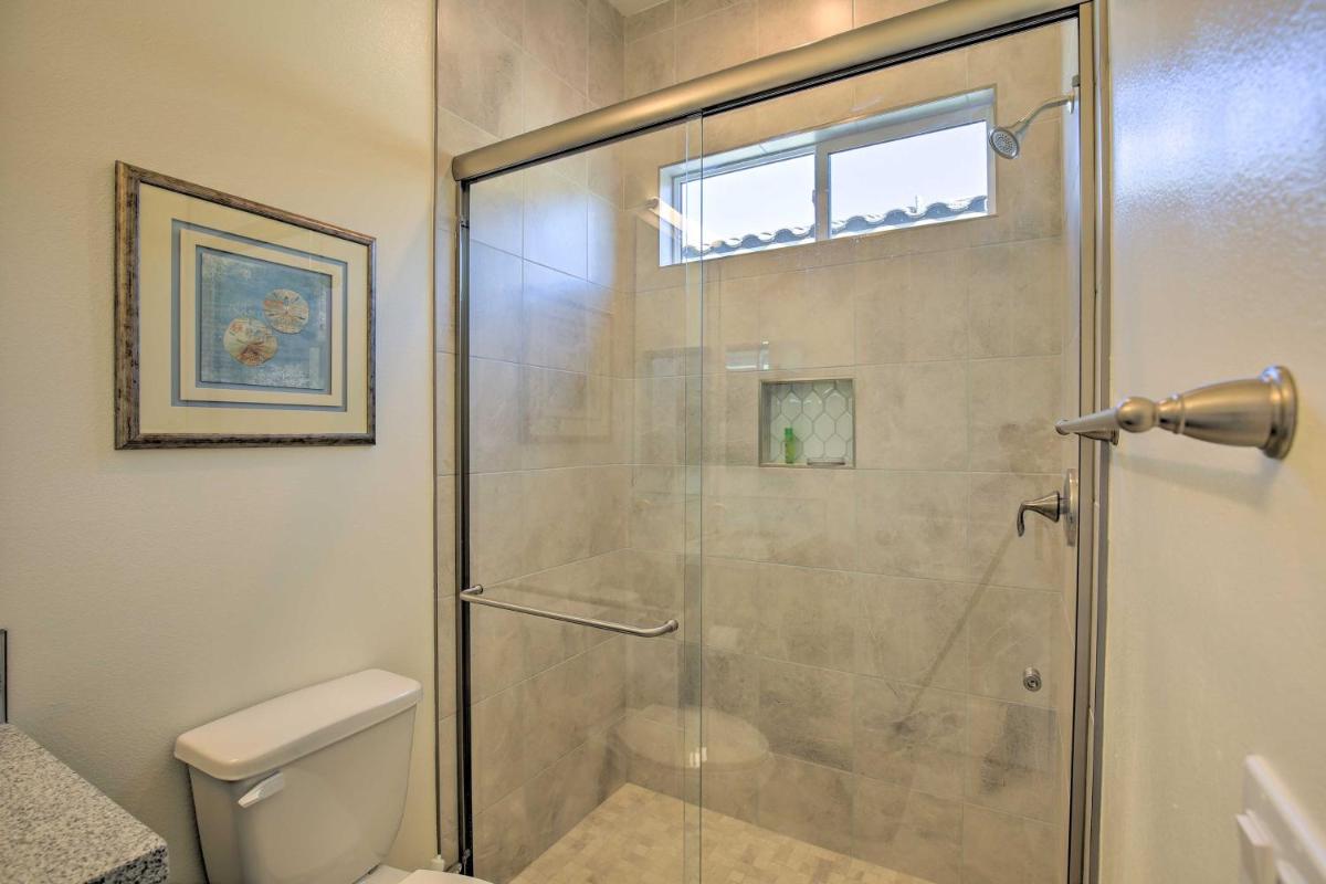 Spacious Low-Desert Oasis Swim Soak and Sightsee! - image 6