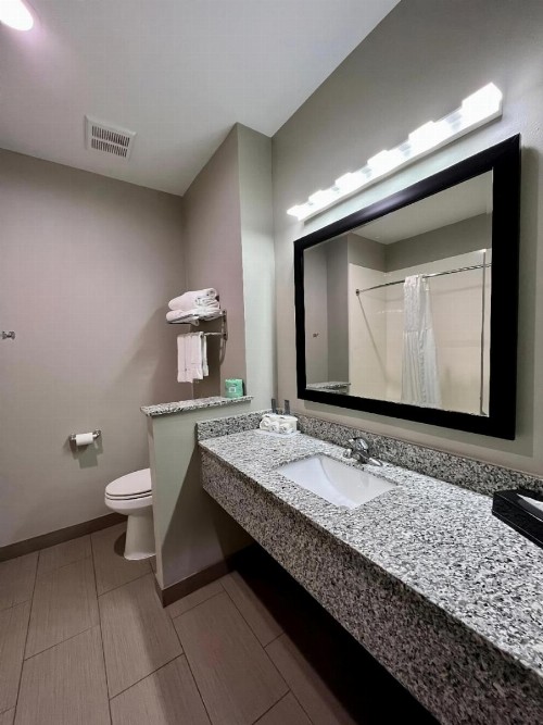 Catoosa Inn & Suites - image 18