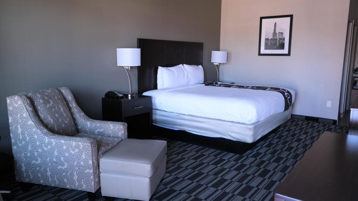 Catoosa Inn & Suites - image 3